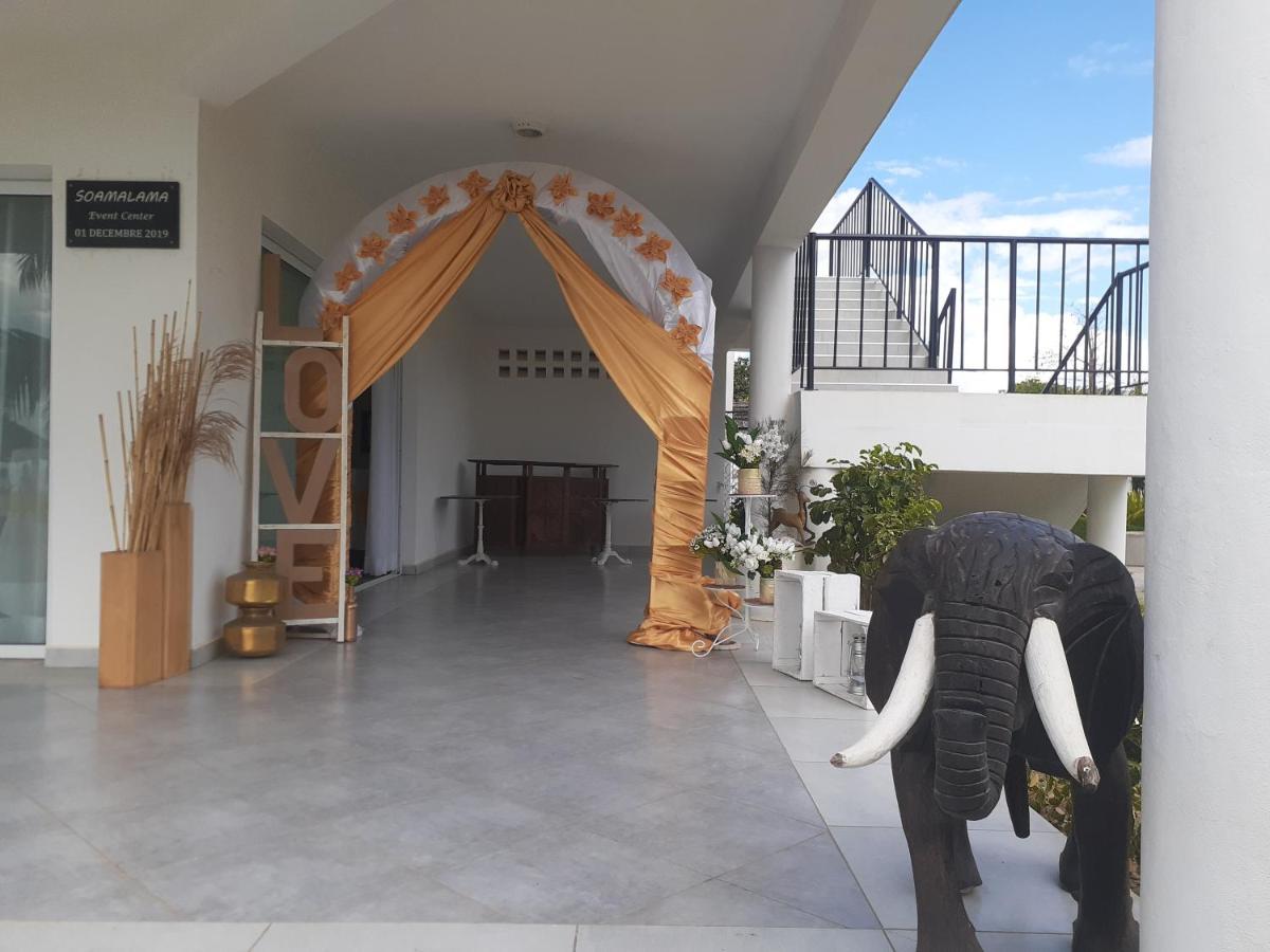 Aux 2 Metis Hotel Toliara Exterior photo